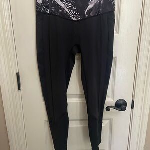 Lululemon Black Leggings with Black and White top trimmed waist
